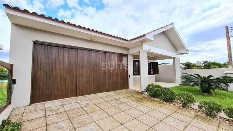 Linda casa com 02 terrenos no centro de Xangri-Lá: 4ª foto da galeria de imagens do imóvel