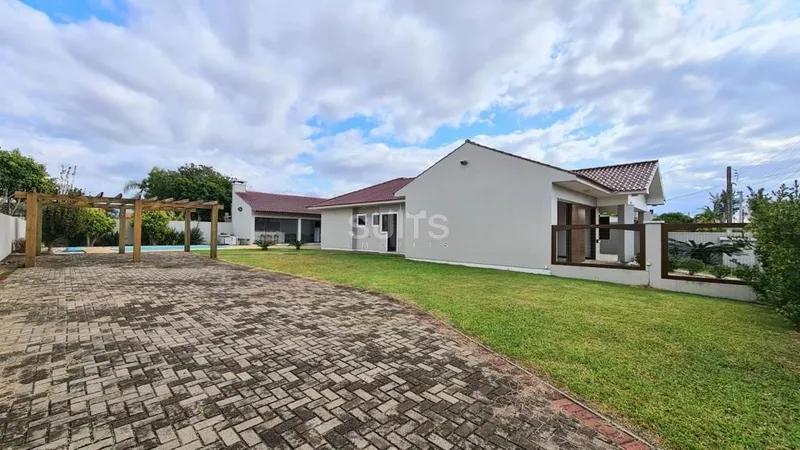 Linda casa com 02 terrenos no centro de Xangri-Lá: 25ª foto da galeria de imagens do imóvel