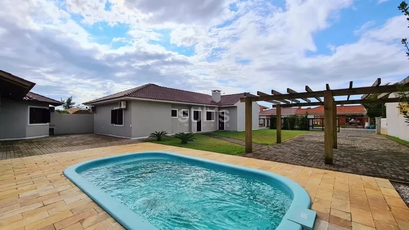 Linda casa com 02 terrenos no centro de Xangri-Lá: 28ª foto da galeria de imagens do imóvel