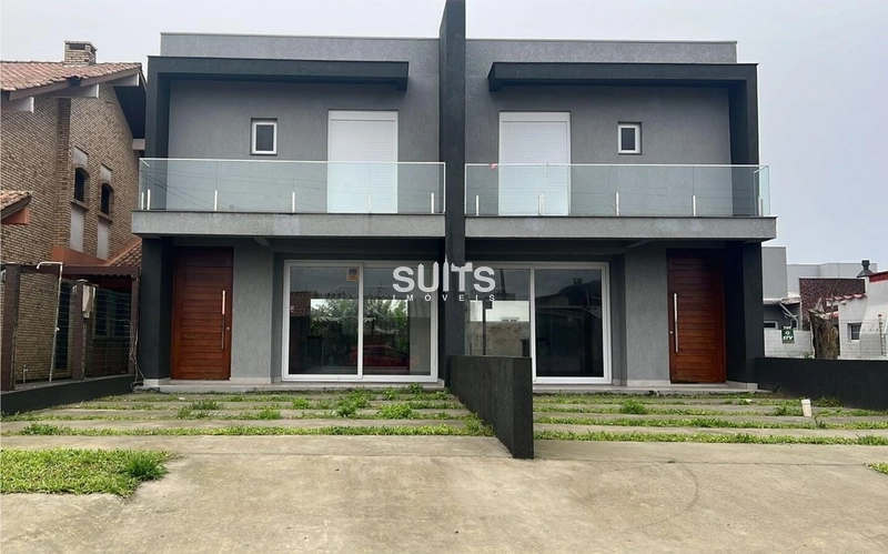 Ótimo sobrado junto ao mar na praia do Arpoador em Xangri-Lá: 1ª foto da galeria de imagens do imóvel