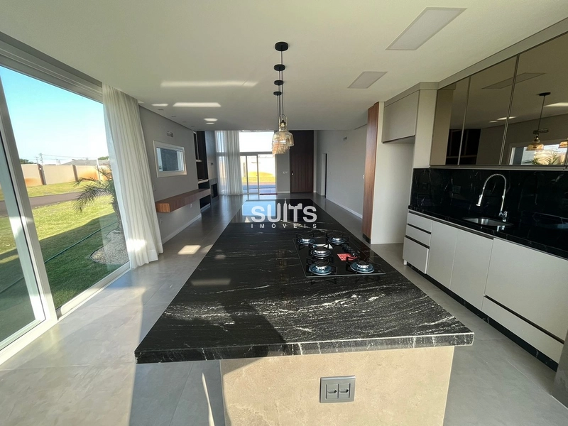 Excelente casa de esquina no condomínio Riviera: 3ª foto da galeria de imagens do imóvel