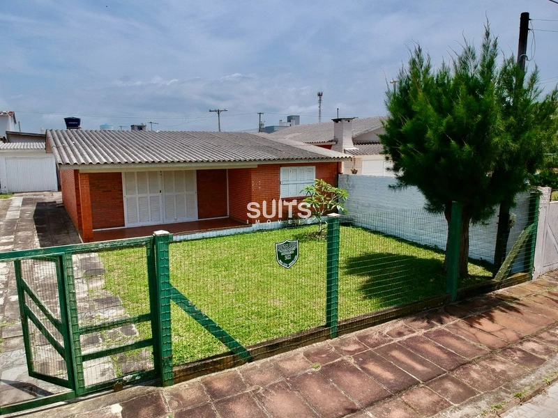 Casa térrea a poucas quadras do mar, à venda!: 3ª foto da galeria de imagens do imóvel