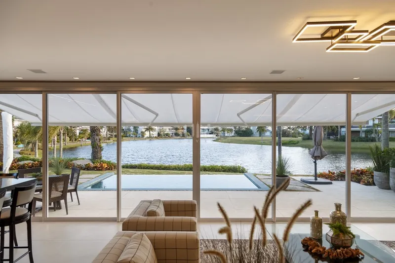 Excelente Mansão beira-lago à venda no condomínio Ilhas Park: 11ª foto da galeria de imagens do imóvel