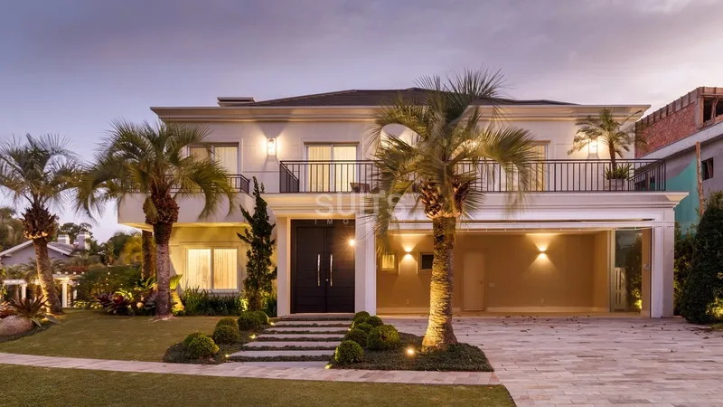 Excelente Mansão beira-lago à venda no condomínio Ilhas Park: 1ª foto da galeria de imagens do imóvel