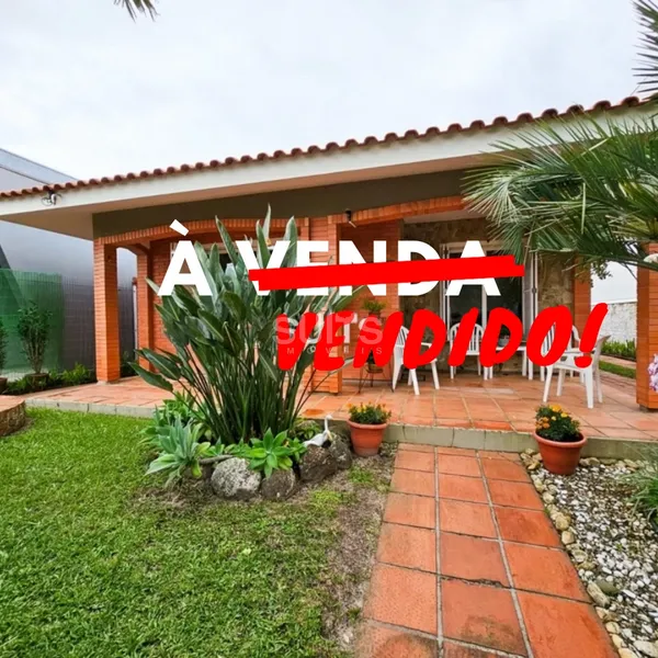 Excelente casa no centro de Xangri-lá próximo do mar: 1ª foto da galeria de imagens do imóvel