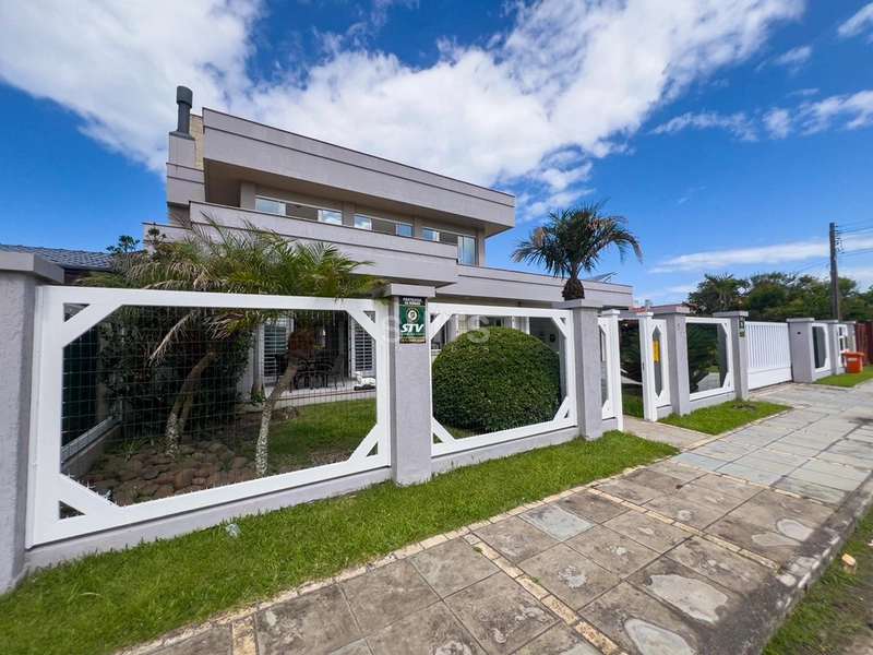 Magnífico sobrado com 3 andares junto ao mar em Xangri-Lá: 3ª foto da galeria de imagens do imóvel