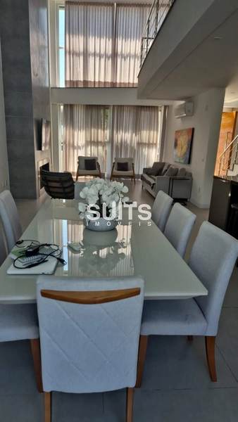 Excelente sobrado à venda no condomínio Blue: 3ª foto da galeria de imagens do imóvel