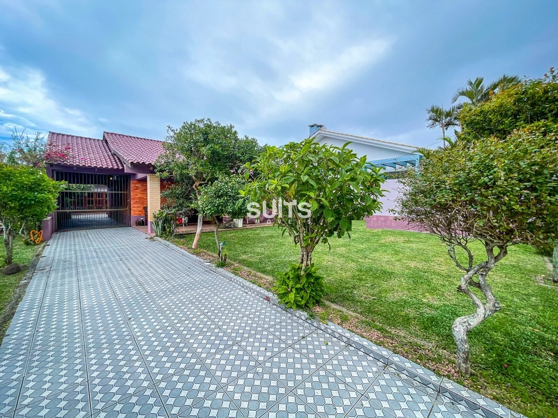 Excelente Casa Térrea no Centro de Xangri-Lá: 1ª foto da galeria de imagens do imóvel