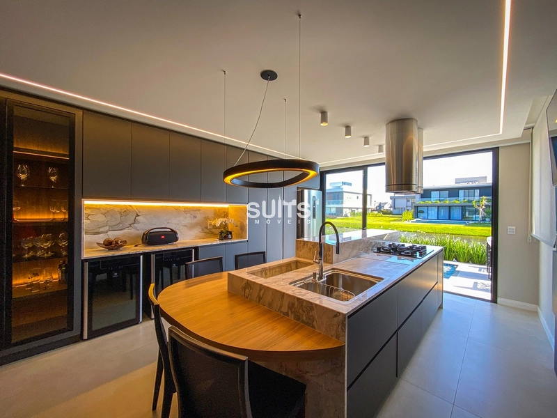 Sobrado mobiliado e decorado beira lago no condomínio Sunset: 14ª foto da galeria de imagens do imóvel