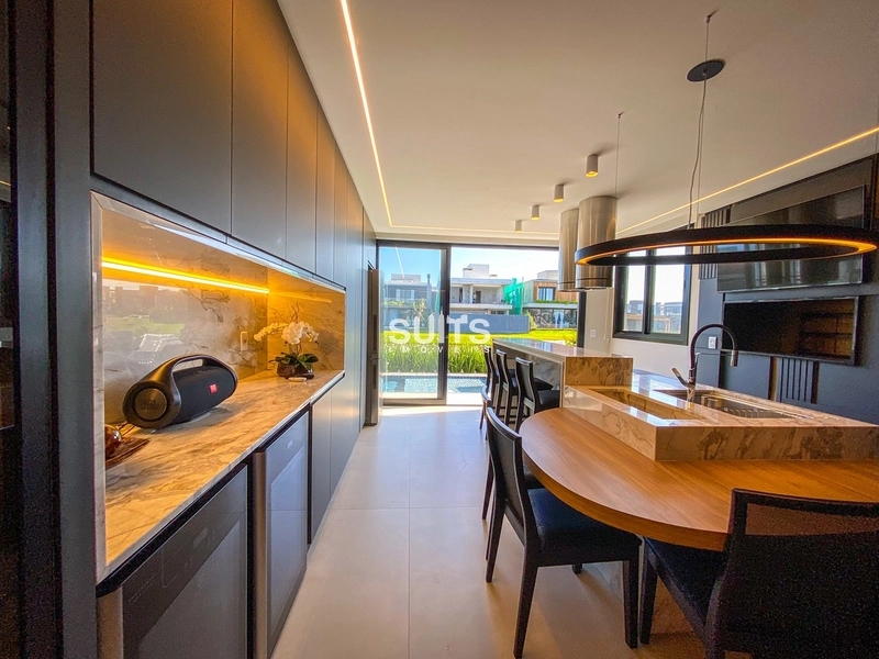 Sobrado mobiliado e decorado beira lago no condomínio Sunset: 16ª foto da galeria de imagens do imóvel