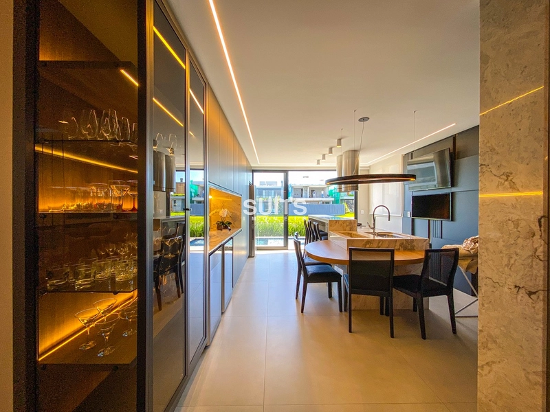 Sobrado mobiliado e decorado beira lago no condomínio Sunset: 13ª foto da galeria de imagens do imóvel