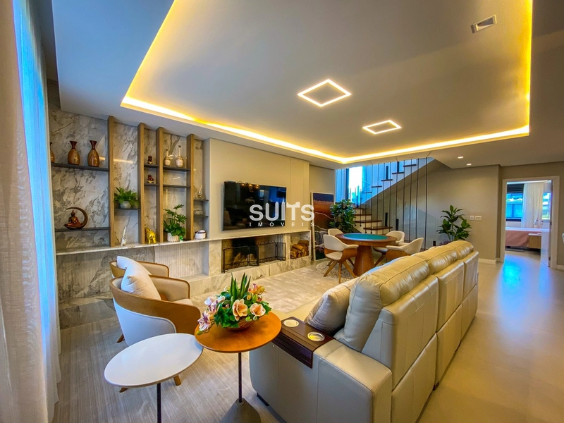 Sobrado mobiliado e decorado beira lago no condomínio Sunset: 2ª foto da galeria de imagens do imóvel