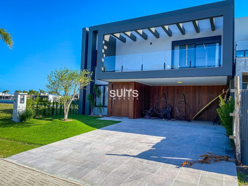 Sobrado mobiliado e decorado beira lago no condomínio Sunset: 1ª foto da galeria de imagens do imóvel