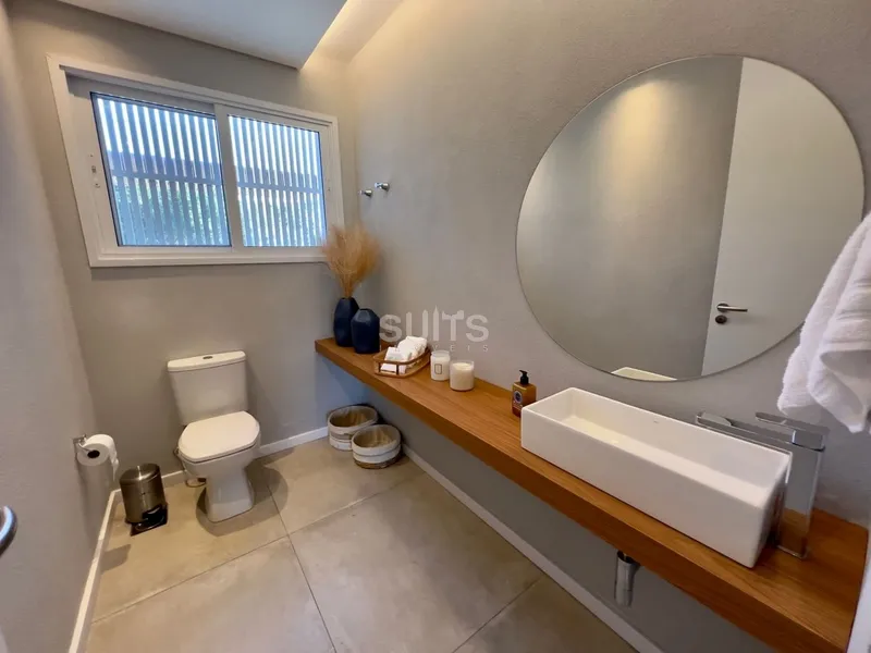 Espetacular mansão beira lago no condomínio Bosques de Atlântida: 2ª foto da galeria de imagens do imóvel