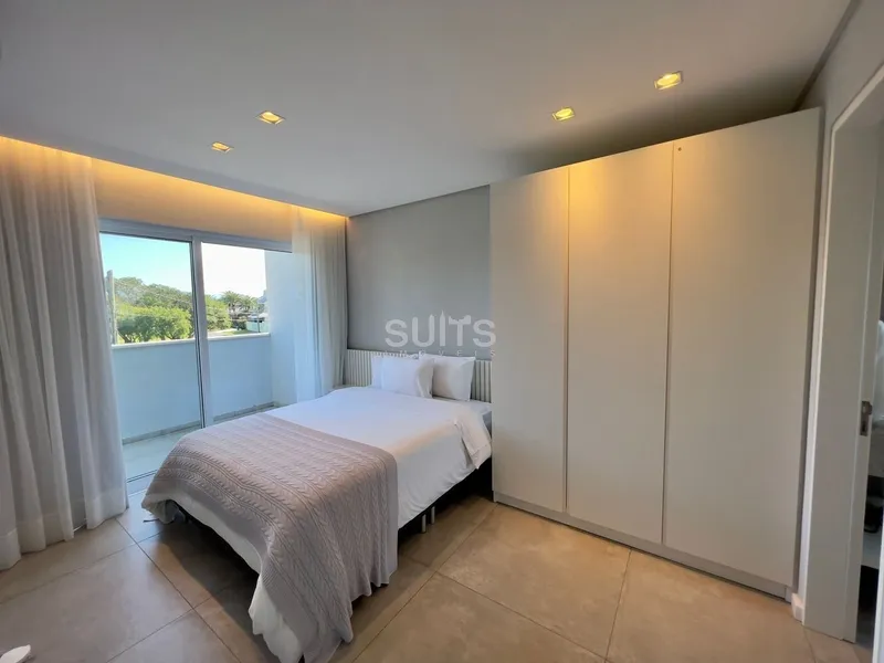 Espetacular mansão beira lago no condomínio Bosques de Atlântida: 22ª foto da galeria de imagens do imóvel