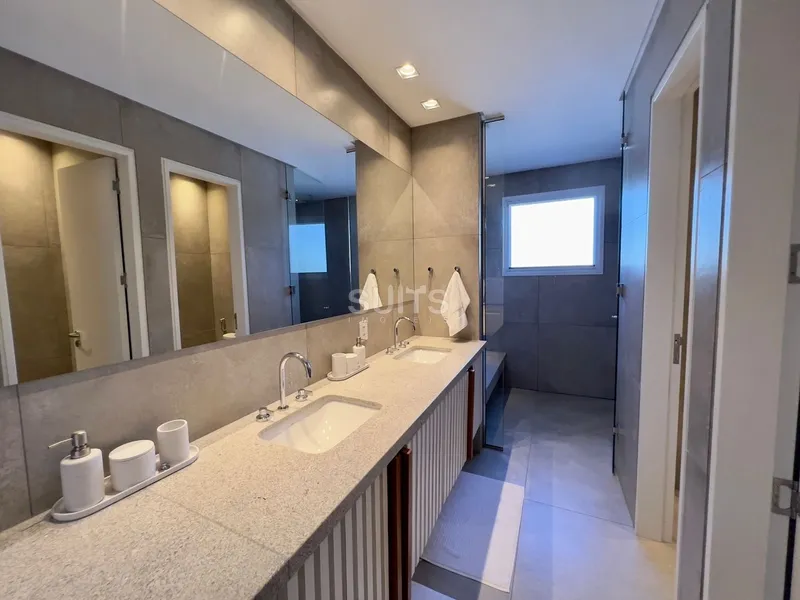 Espetacular mansão beira lago no condomínio Bosques de Atlântida: 26ª foto da galeria de imagens do imóvel