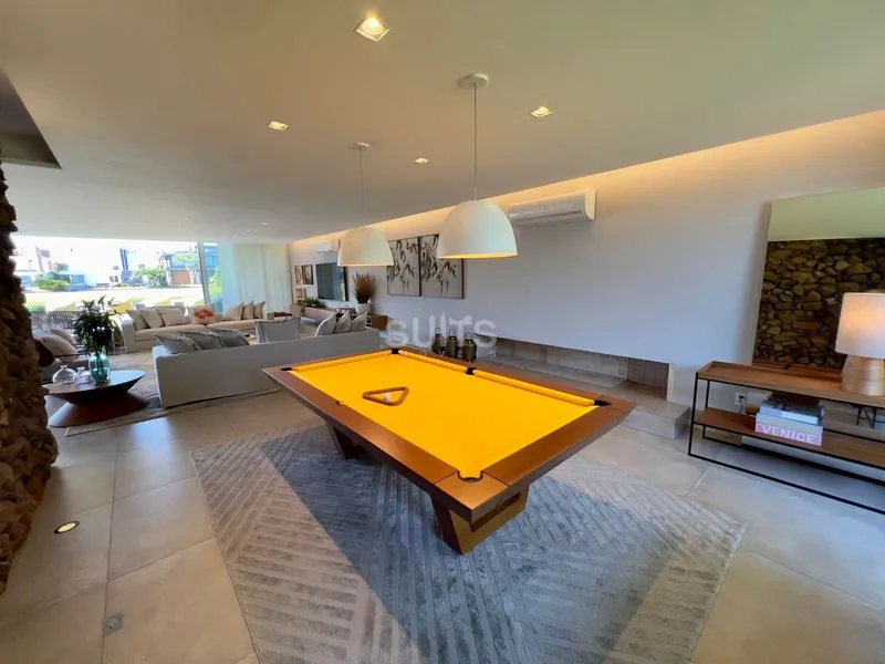 Espetacular mansão beira lago no condomínio Bosques de Atlântida: 7ª foto da galeria de imagens do imóvel