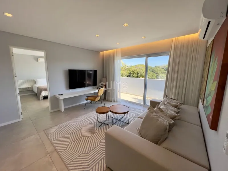 Espetacular mansão beira lago no condomínio Bosques de Atlântida: 17ª foto da galeria de imagens do imóvel