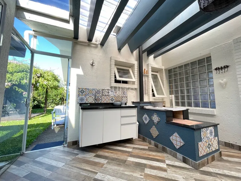 Excelente casa no centro de Atlântida: 17ª foto da galeria de imagens do imóvel