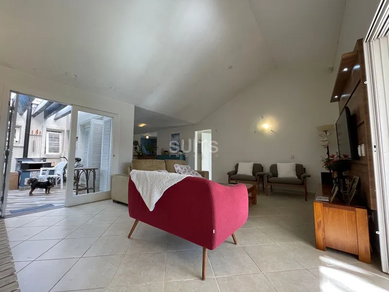 Excelente casa no centro de Atlântida: 8ª foto da galeria de imagens do imóvel