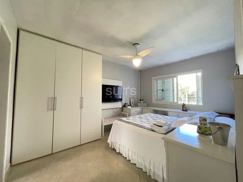 Excelente casa no centro de Atlântida: 27ª foto da galeria de imagens do imóvel