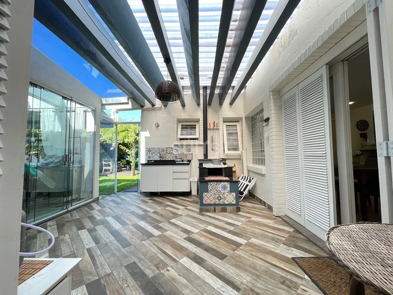 Excelente casa no centro de Atlântida: 15ª foto da galeria de imagens do imóvel