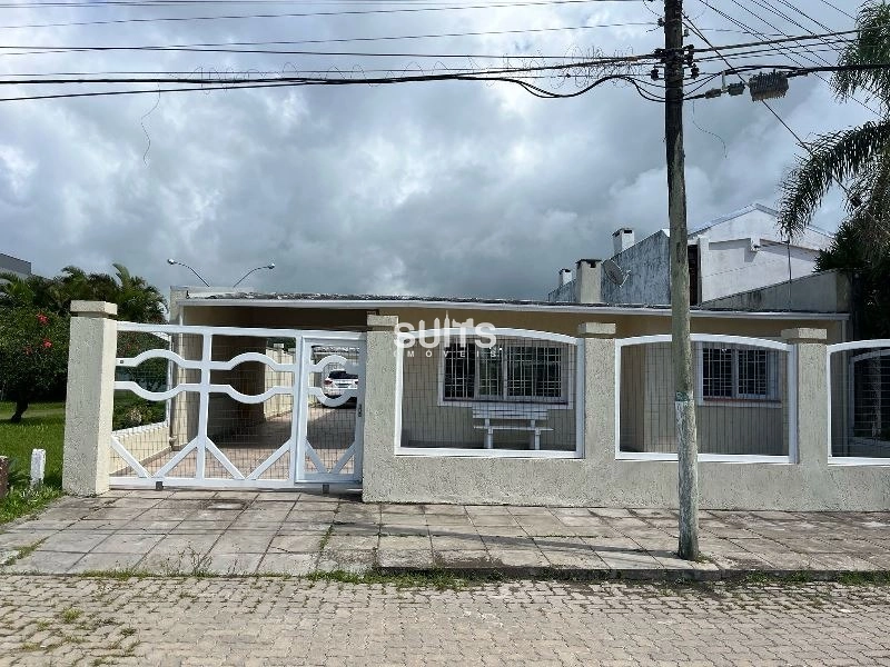 Excelente casa à venda no Centro de Xangri-lá: 2ª foto da galeria de imagens do imóvel
