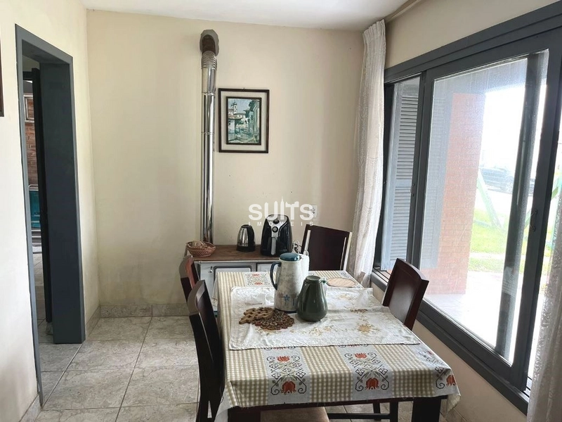 Excelente casa com dois terrenos no centro de Xangri-lá.: 5ª foto da galeria de imagens do imóvel