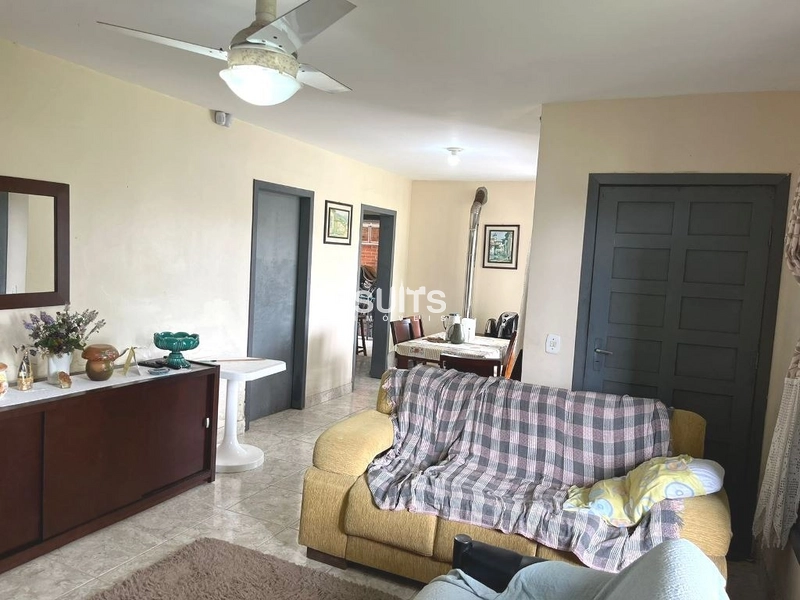 Excelente casa com dois terrenos no centro de Xangri-lá.: 4ª foto da galeria de imagens do imóvel