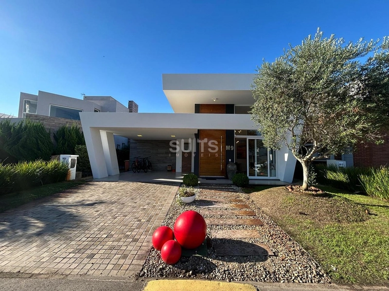 Excelente casa térrea à venda no Malibu : 2ª foto da galeria de imagens do imóvel