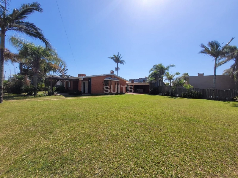 Excelente casa com 02 terrenos à venda em Atlântida : 13ª foto da galeria de imagens do imóvel