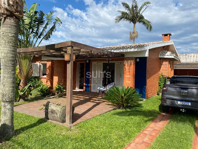 Excelente casa com 02 terrenos à venda em Atlântida : 2ª foto da galeria de imagens do imóvel