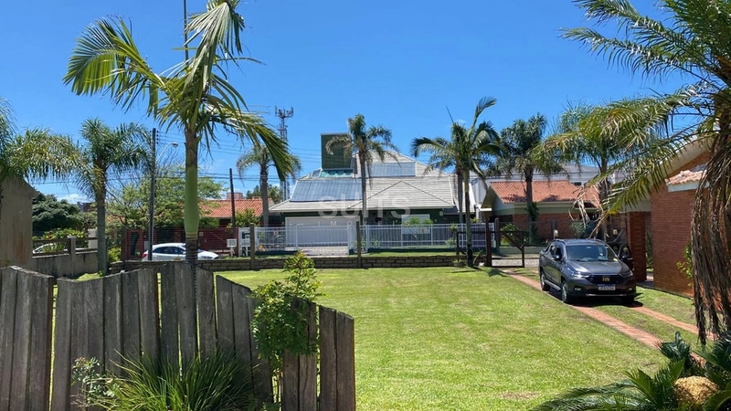 Excelente casa com 02 terrenos à venda em Atlântida : 10ª foto da galeria de imagens do imóvel