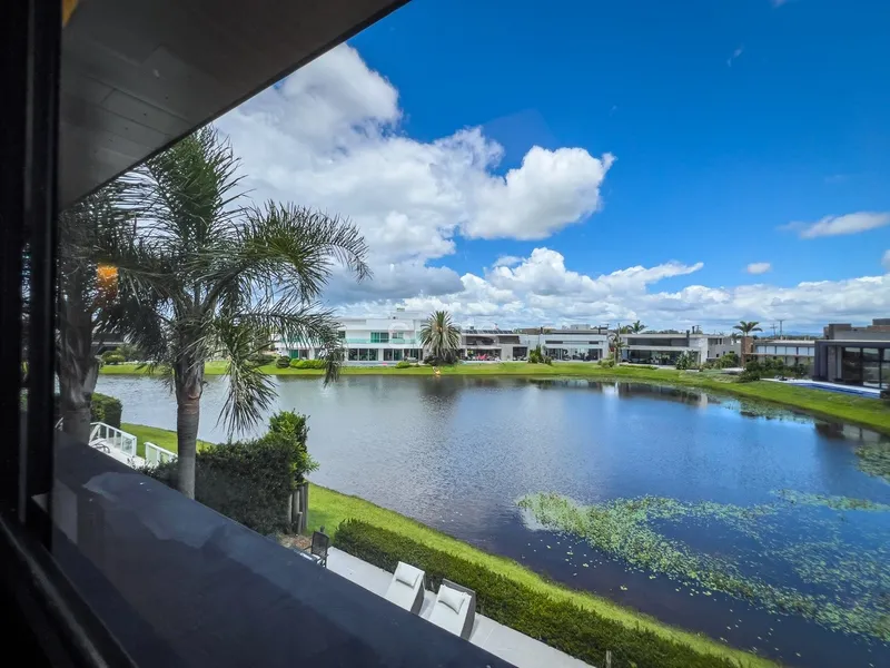 Excelente sobrado beira lago no condomínio Enseada: 42ª foto da galeria de imagens do imóvel