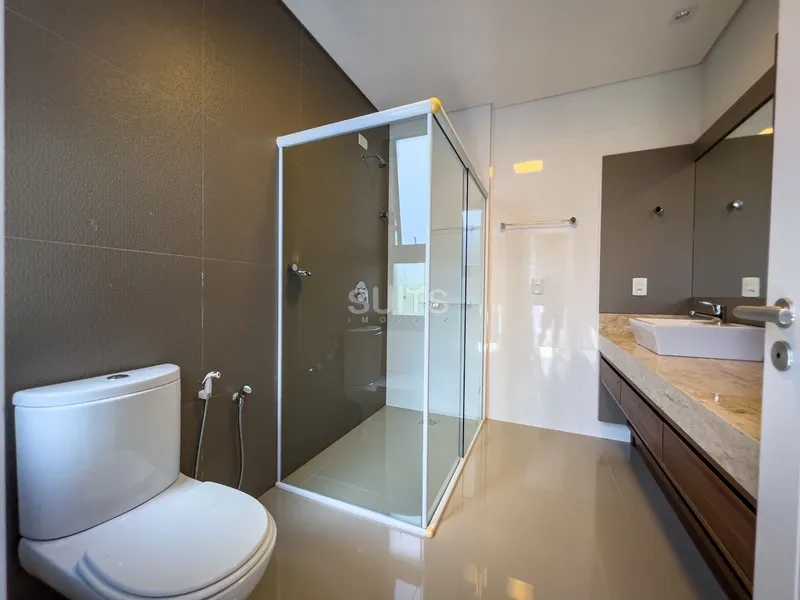 Excelente sobrado beira lago no condomínio Enseada: 31ª foto da galeria de imagens do imóvel