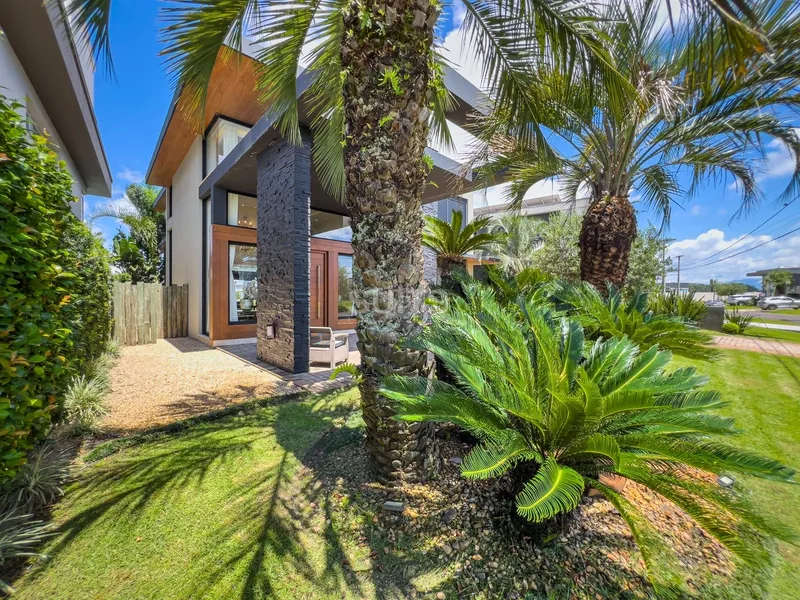 Excelente sobrado beira lago no condomínio Enseada: 4ª foto da galeria de imagens do imóvel