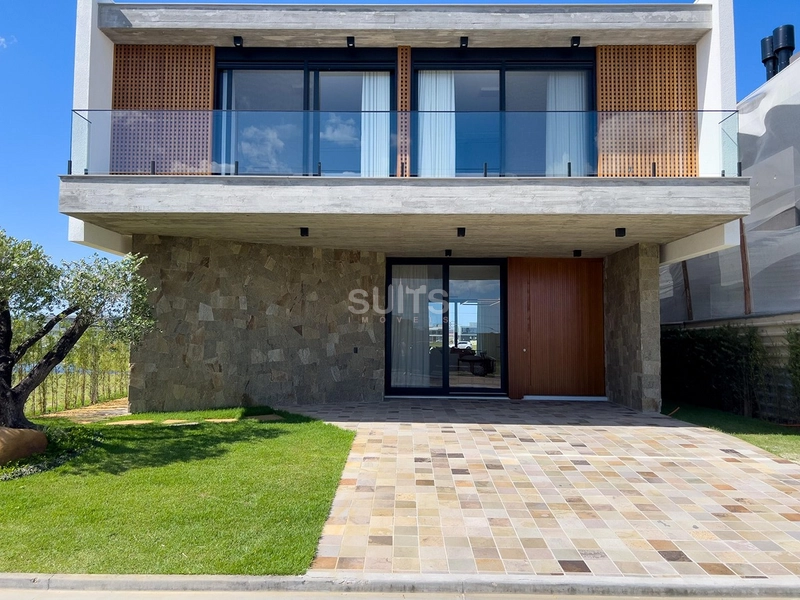 Excelente sobrado beira lago no condomínio Amare: 1ª foto da galeria de imagens do imóvel