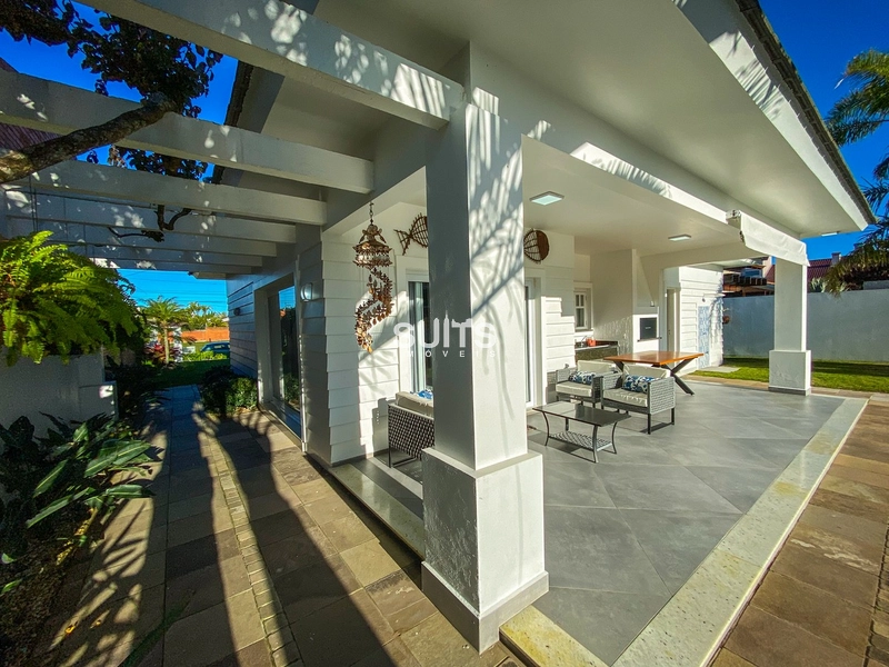 Belíssimo sobrado na Zona do Caburé em Atlântida: 7ª foto da galeria de imagens do imóvel