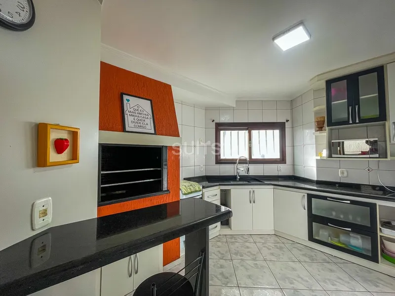 Excelente sobrado à 01 quadra do mar na praia de Rainha do Mar: 5ª foto da galeria de imagens do imóvel