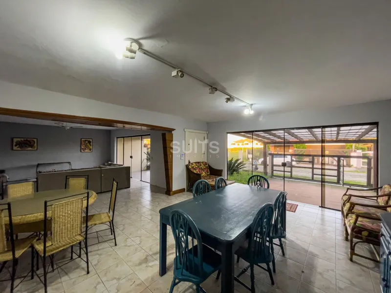 Ótimo sobrado próximo ao mar no centro da praia de Xangri-Lá: 7ª foto da galeria de imagens do imóvel