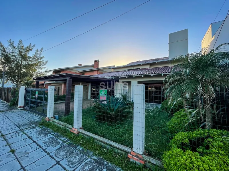 Ótimo sobrado próximo ao mar no centro da praia de Xangri-Lá: 3ª foto da galeria de imagens do imóvel