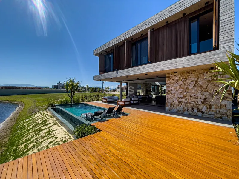 Belíssima mansão com piscina no Condomínio Sense: 21ª foto da galeria de imagens do imóvel