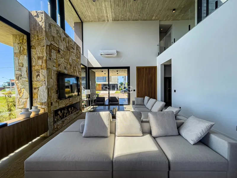 Belíssima mansão com piscina no Condomínio Sense: 7ª foto da galeria de imagens do imóvel