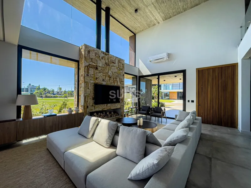 Belíssima mansão com piscina no Condomínio Sense: 6ª foto da galeria de imagens do imóvel