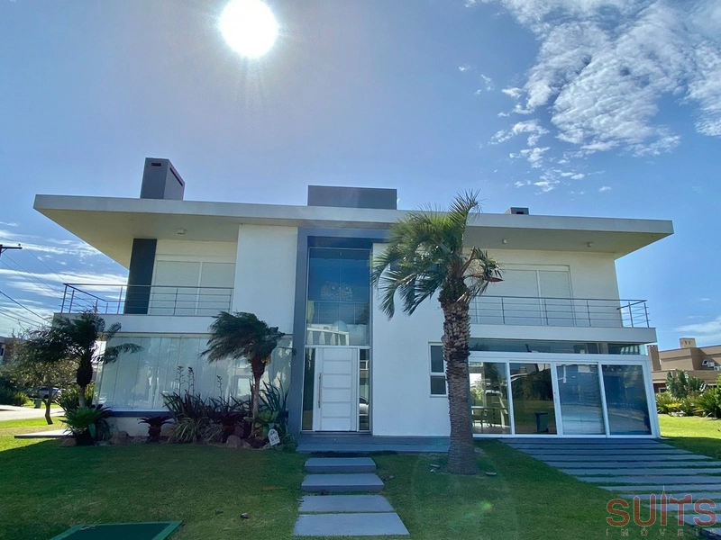 Lindo sobrado de esquina no condomínio Ventura Club em Xangri-Lá: 1ª foto da galeria de imagens do imóvel