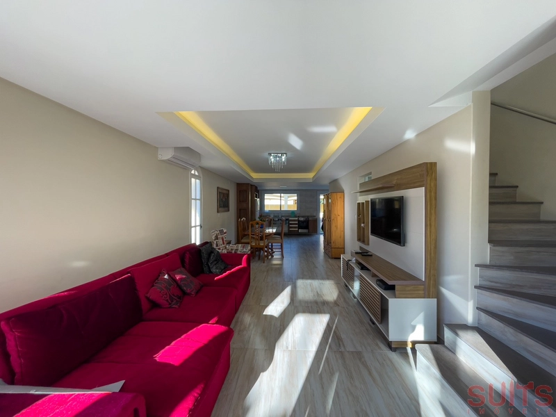 Excelente sobrado à venda no condomínio Villas Resort: 3ª foto da galeria de imagens do imóvel