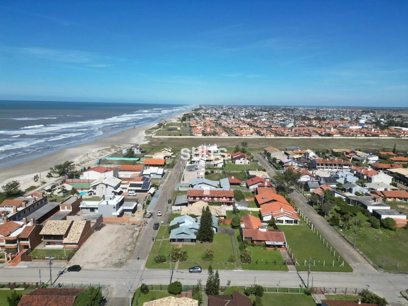 Casa térrea em 2 terrenos, à venda no centro de Xangri-lá!: 1ª foto da galeria de imagens do imóvel