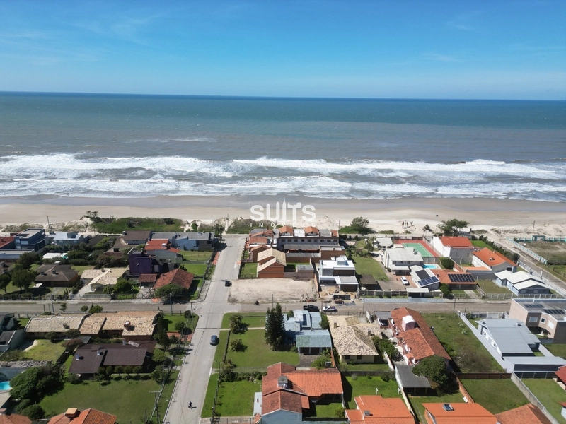 Casa térrea em 2 terrenos, à venda no centro de Xangri-lá!: 2ª foto da galeria de imagens do imóvel