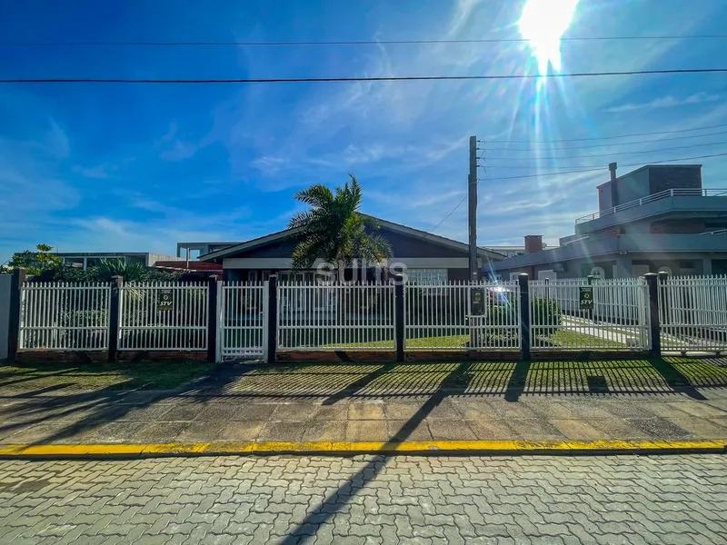 Excelente casa no coração de Atlântida proxima ao mar: 2ª foto da galeria de imagens do imóvel