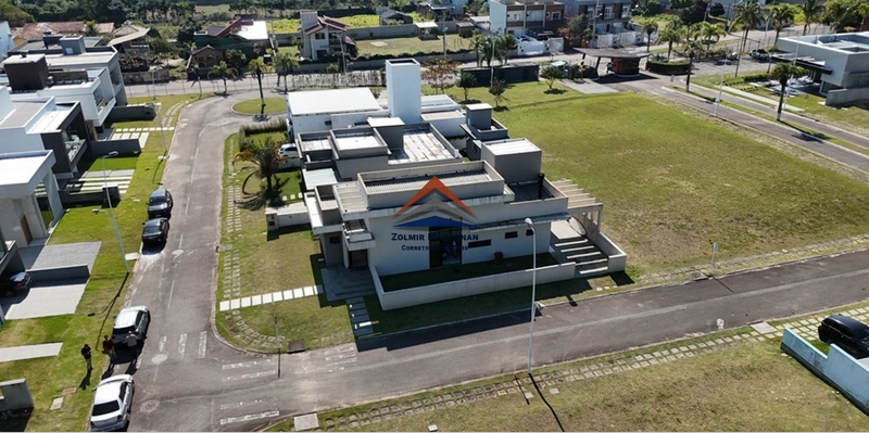 Lindo Sobrado em Condomínio Fechado em Florianópolis: 1ª foto da galeria de imagens do imóvel